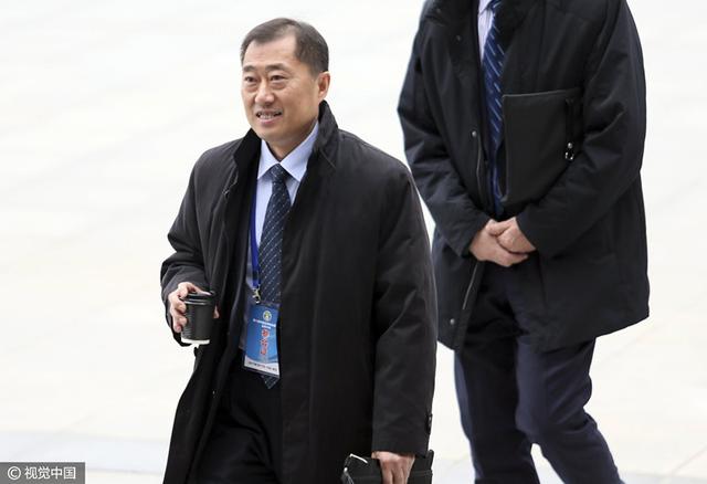 撅高贱屁股求主人调教
